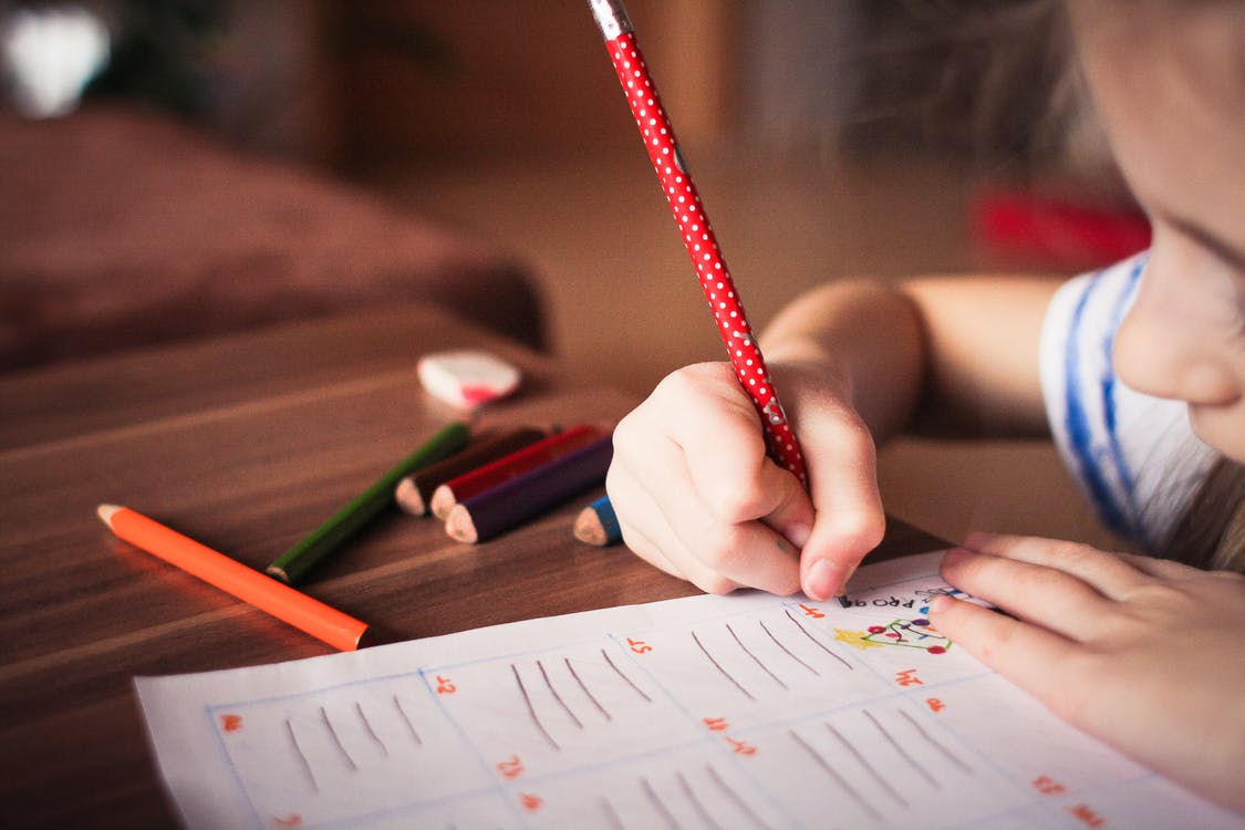 Med hypnoseterapi kan dit barn stå stærkt i skolen og institutionen